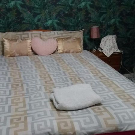 Spacious Double Room Located Within Walking Distance To Seaside And Town Dover Bagian luar foto